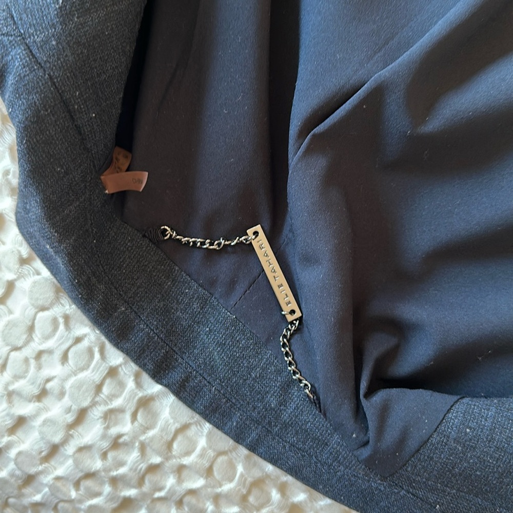 Elie Tahari Single Button Blazer in Navy - Picture 5 of 6